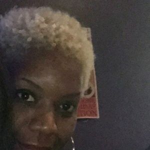 Meet your Posher, Laseana